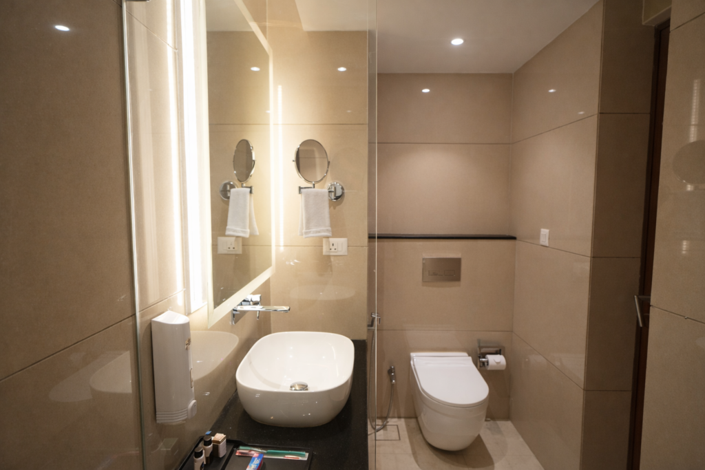 https://greenmountainwaterparkandresort.com/wp-content/uploads/2024/07/WASHROOM-1024x683.png